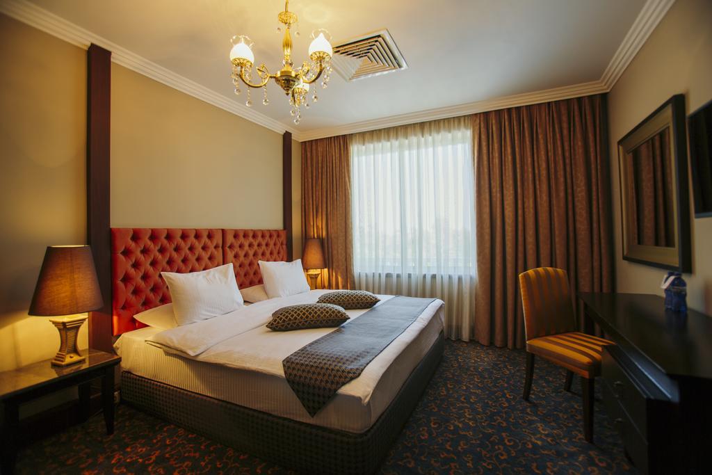 Hotel Intourist Palace Batumi Esterno foto