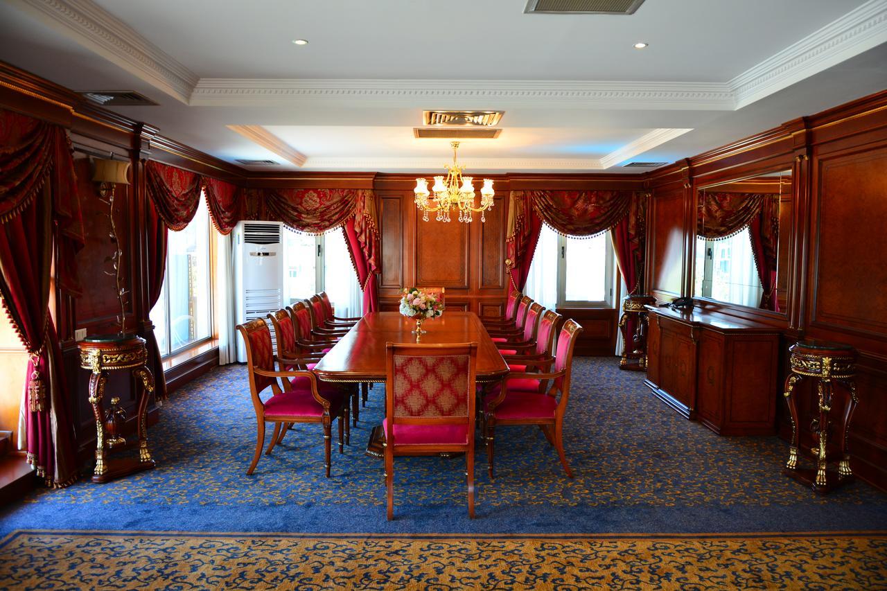 Hotel Intourist Palace Batumi Esterno foto